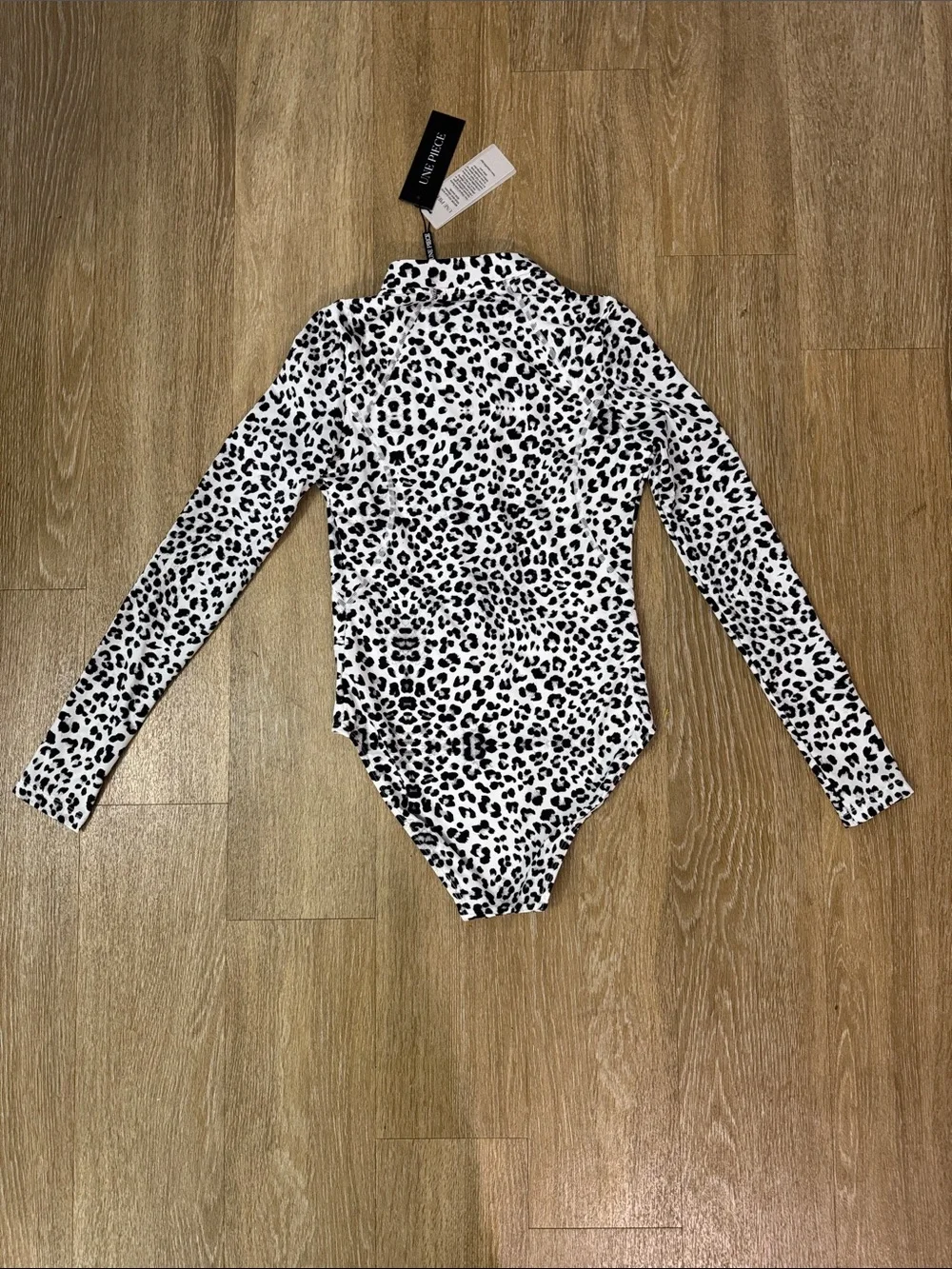Une Piece Sexy Rashie Long Sleeve 50 SPF Surf Suit Rash Guard in Snow Leopard 8